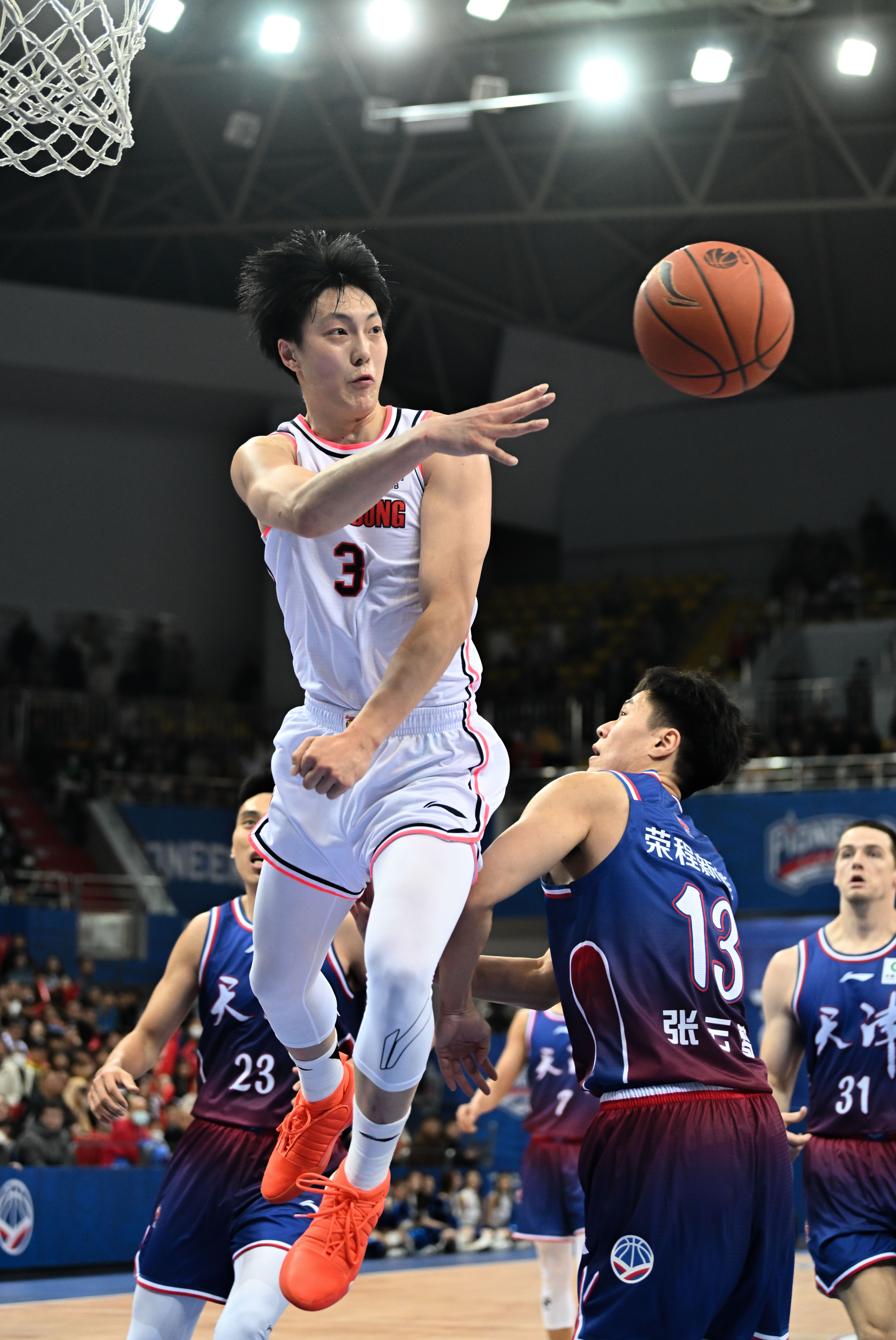 开云体育平台-爵士联赛领先，周琦打出全面表现