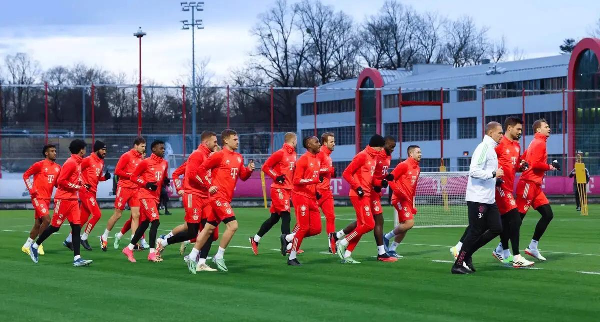 关于拜仁慕尼黑俱乐部重金引援，力争卫冠军的信息