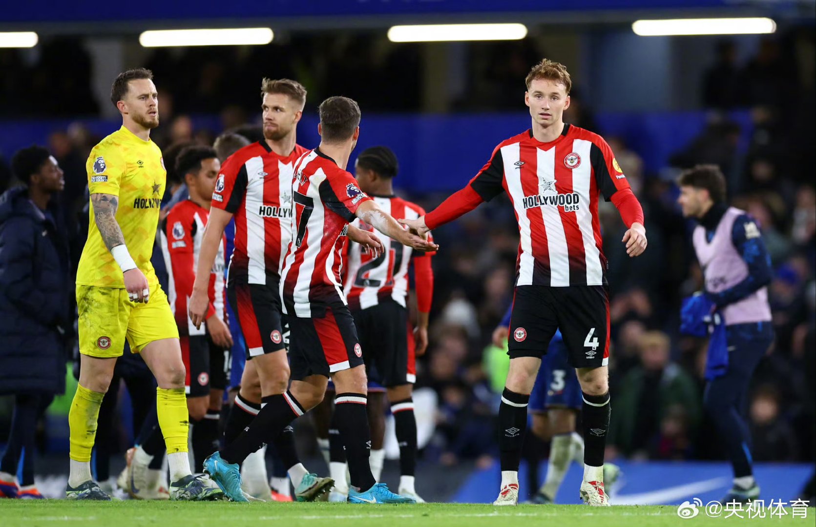 切尔西客场逆转取得关键胜利