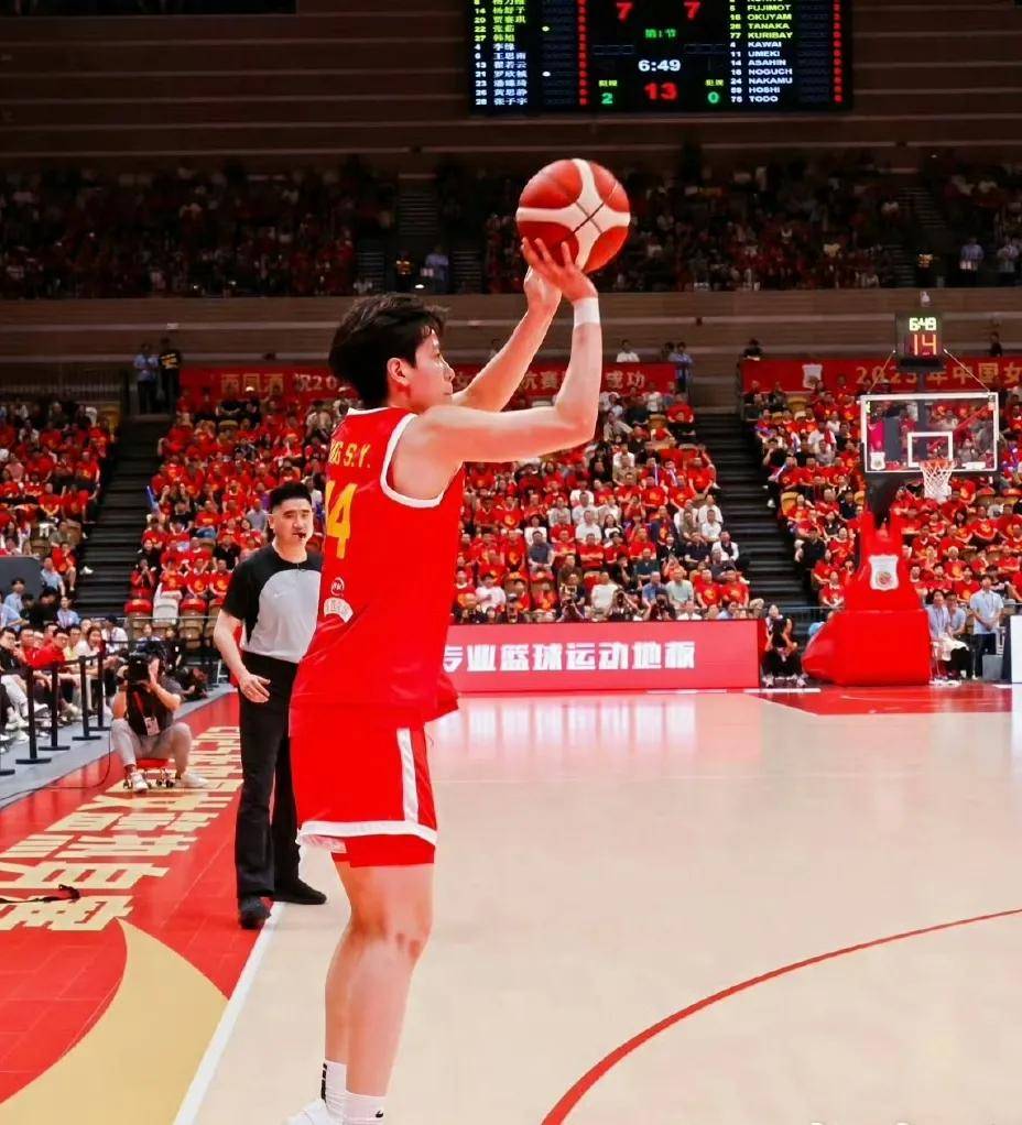 开云体育官方登录入口-日本杯篮球赛：外援球员惊艳表现