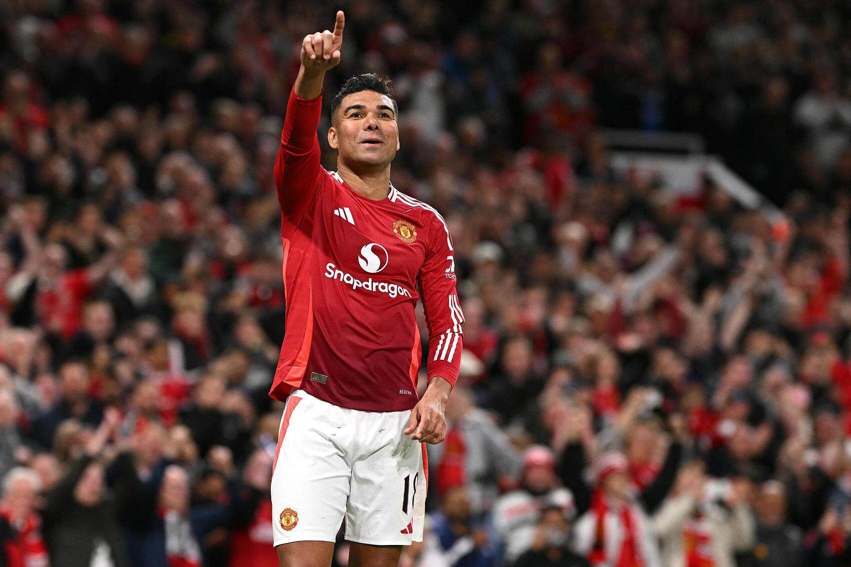 包含曼联主教练盛赞年轻球员，在欧冠的成长的词条