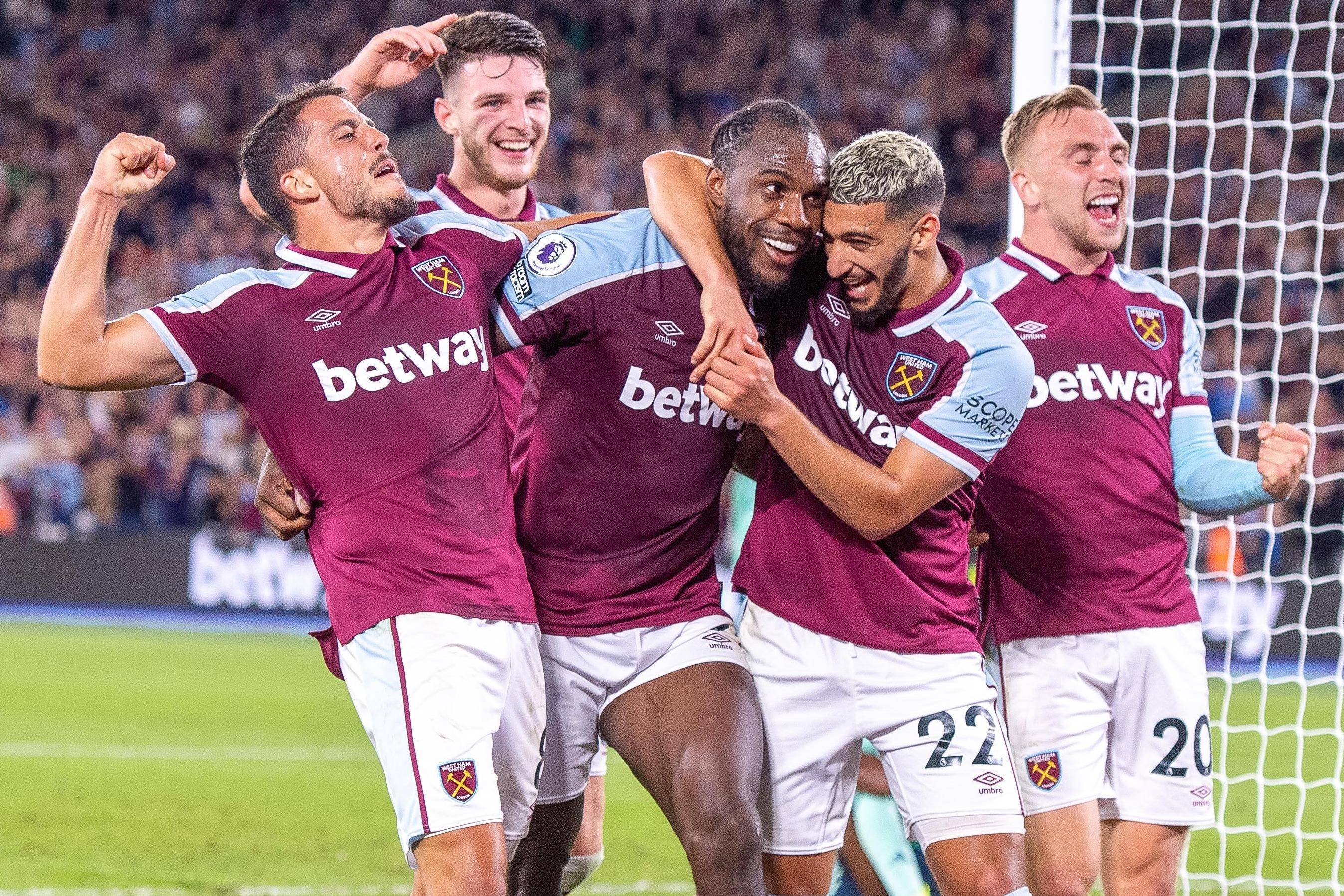 开云体育官网-足球赛事即将登场，球员们奋力拼搏争取胜利