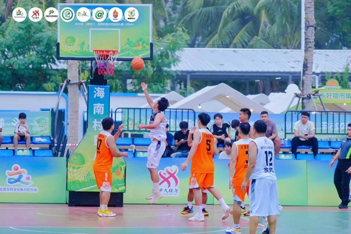 海南男篮在比赛中激动全场，赢取胜利的简单介绍