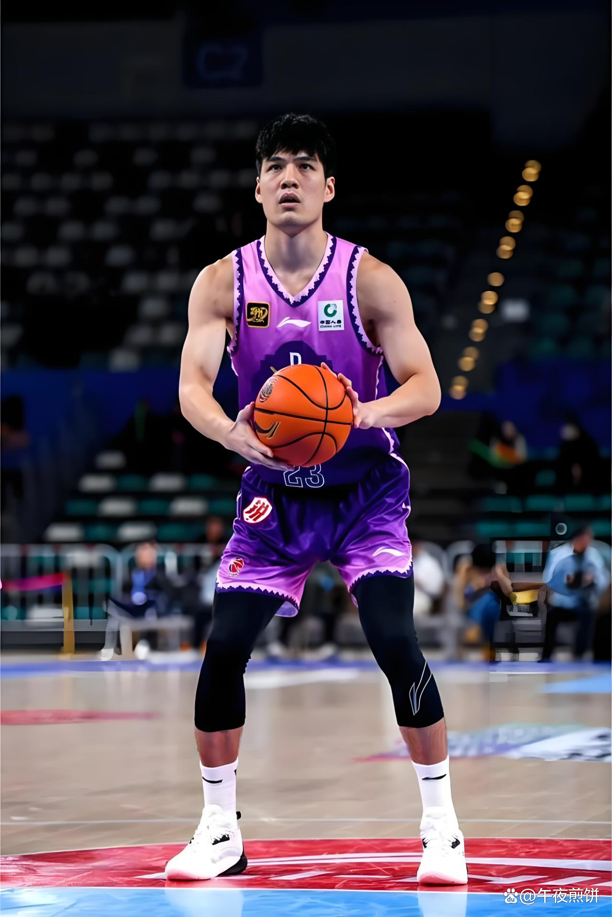 四川男篮在关键时刻逆袭成功