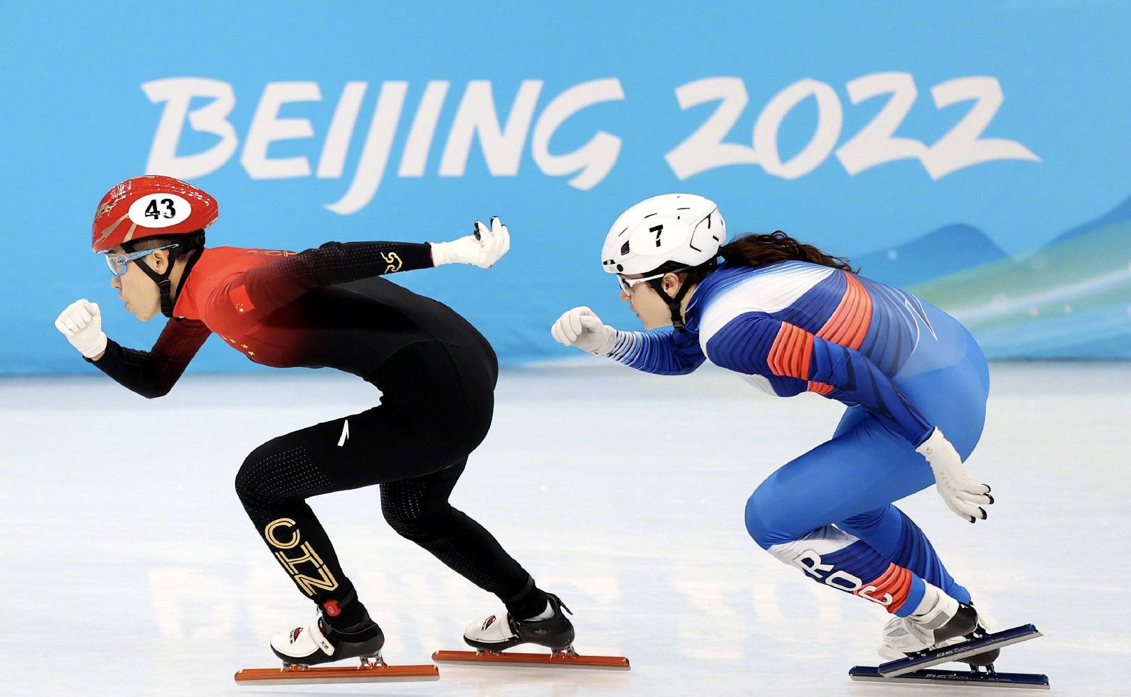 开云体育app下载-赛场上激烈战斗，谁能一雪前耻赢得胜利？