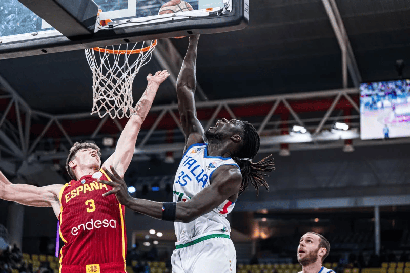 意大利主场战胜西班牙队晋级半决赛的简单介绍